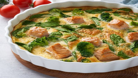 إليكم وصفة سمك السلمون بالسبانخ الشهية والسريعة