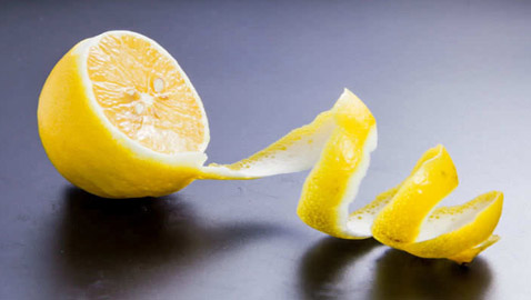 للصحة والجمال والمنزل.. 12 استخداما لقشر الليمون ستوقفكم عن رميه