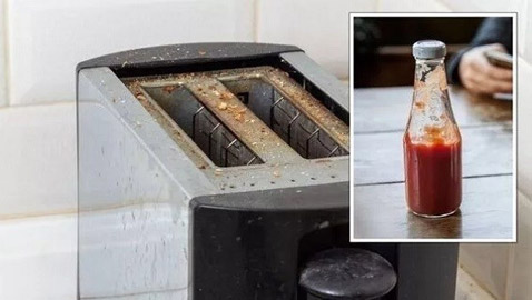 كيف تنظف محمصة الخبز بالكاتشب؟