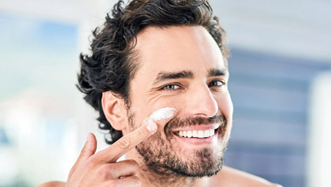 ليست حكرا على النساء! نصائح لتنظيف البشرة يحتاج كل رجل إلى معرفتها