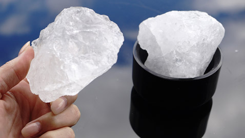 لعلاج حب الشباب والرؤوس السوداء.. تعرفوا إلى فوائد الشبة المختلفة