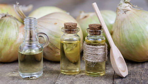 كيفية استخدام عصير البصل لنمو الشعر