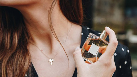 إليكم نصائح وأسرار مدهشة تجعل عطركم يدوم طويلا في رمضان