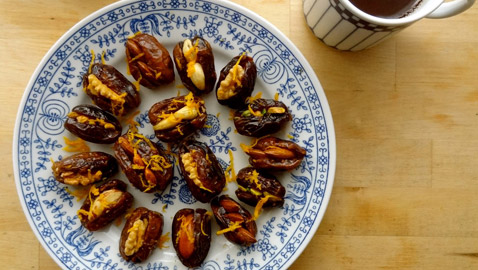 وصفة رمضان.. التمر المحشو بزبدة الفول السوداني أفضل «سناك»