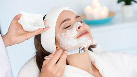 ماسكات طبيعية تخلصك من شحوب البشرة في رمضان