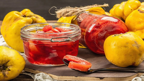 فاكهة الحامض والحلو معا.. حضروا مربى السفرجل اللذيذة خطوة بخطوة