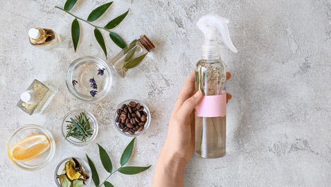 بمكونات بسيطة.. استعيدي رائحة المنزل المُنعشة بعد تحضير الإفطار