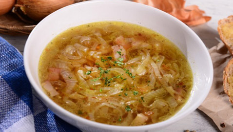 إليكم وصفة شوربة البصل الحارقة للدهون بطريقة سهلة