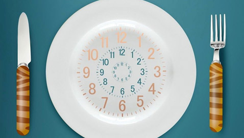 5 أشياء لا تفعلها أبداً بعد الـ6 مساءً.. عند محاولة إنقاص الوزن