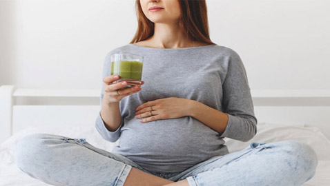 سهلة التحضير وتعالج الغثيان.. وصفات لذيذة لسموذي مثالي للمرأة الحامل