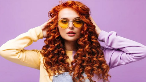 موجودة بمستحضرات العناية.. مكونات تؤذي الشعر المجعد