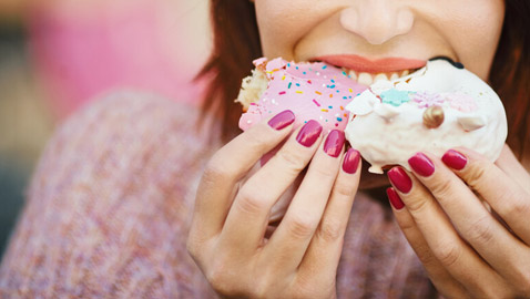 4 أطعمة تسبب التهابات تضر حمضنا النووي وتزيد من خطر الإصابة بأمراض عدة