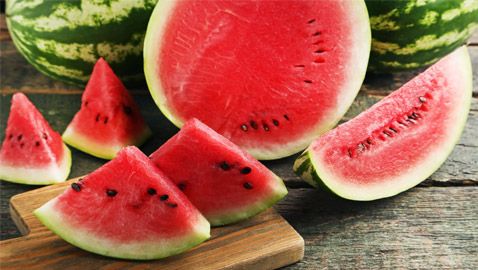 بينها مشاكل القلب والتسمم.. تعرفوا على أضرار الإكثار من تناول البطيخ