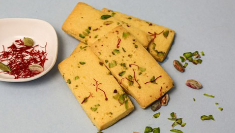 إليكم وصفة بسكويت بالهيل والزعفران الطيب