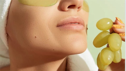 أضيفي زيت بذور العنب إلى روتين العناية بالبشرة
