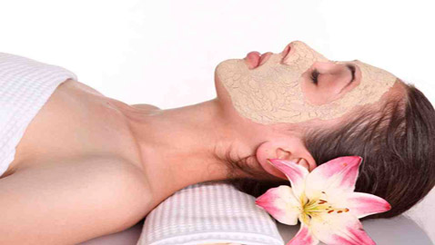 6 أقنعة لعناية خاصة بالبشرة في عطلة نهاية الأسبوع