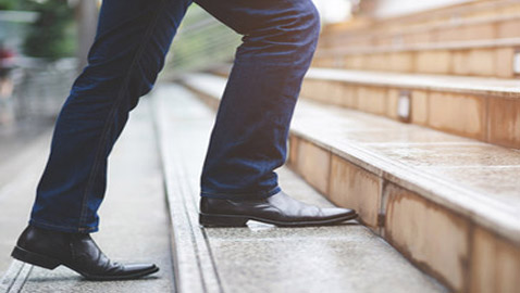 فوائد مذهلة لصعود الدرج بدلا من استخدام المصعد!