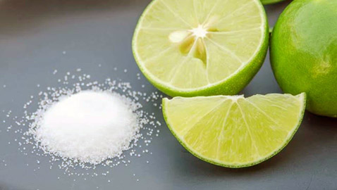 الملح والليمون يمكنهما علاج هذه الأمراض.. فما هي؟