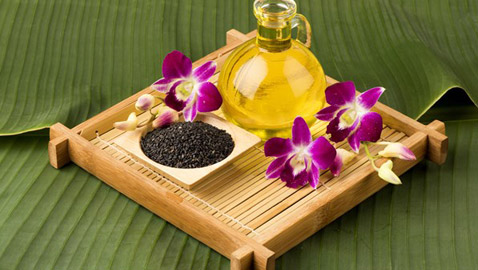 لهذه الأسباب.. لن تتخلي عن زيت السمسم في منزلك