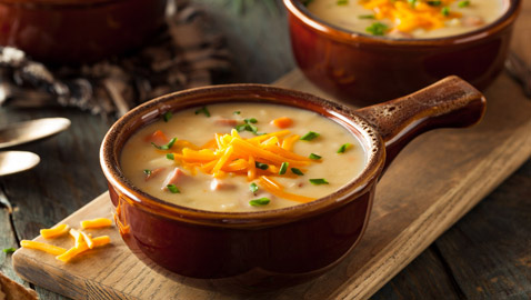 اليكم طريقة شوربة الدجاج مع الجبنة الكريمية والخضروات