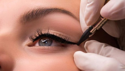 المكياج الدائم.. جمال وإثارة لا يخلو من المتاعب