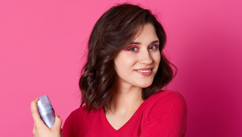 6 أسباب تجعل شعركِ دهنياً