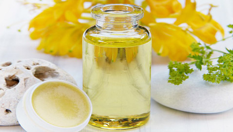 تقليل نمو شعر الجسم وتفتيح البشرة.. إليكم فوائد زيت بيض النمل