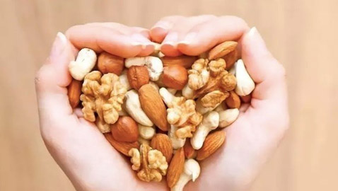 أفضل 5 مكسرات لمكافحة شيخوخة البشرة