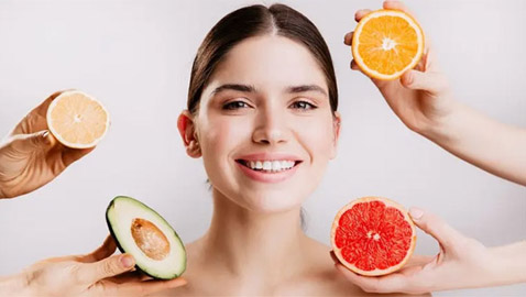 هل تعرفونها.. مكونات لا غنى عنها لنضارة وشباب البشرة؟