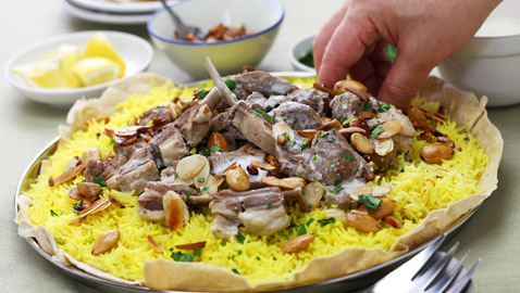 طريقة إعداد المنسف الأردني.. أكلة شعبية غزت العالم