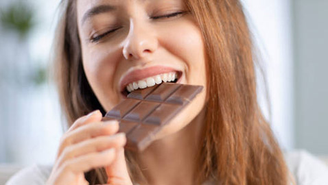 إليكم 8 قواعد ذهبية لتناول الشوكولاتة وفقا لخبراء التغذية