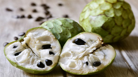 مضادة للسرطان وممتازة لصحة الشعر والجسم.. إليكم فوائد فاكهة القشطة