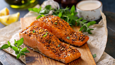 نصائح لطهي السلمون بطريقة مثالية في المقلاة الهوائية