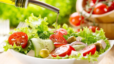 كيفية إعداد طبق سلطة مثالي لفصل الشتاء