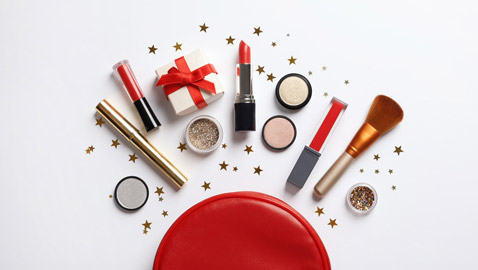 أفضل مجموعات مكياج لهدايا نهاية العام