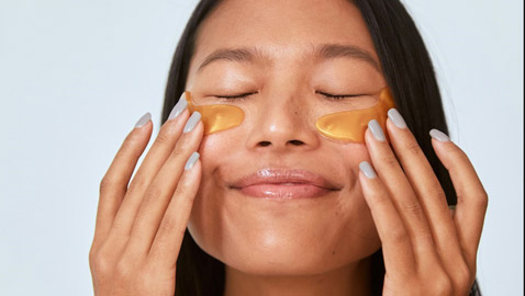 للتخلص من الهالات السوداء.. أفضل أنواع كريمات العيون بفيتامين (سي)