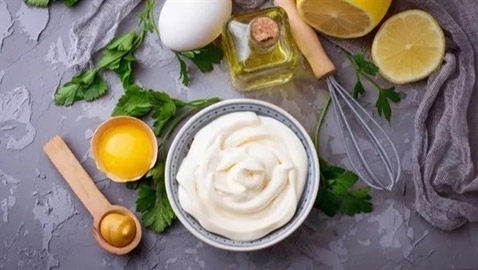 هل صلصة المايونيز صحية؟