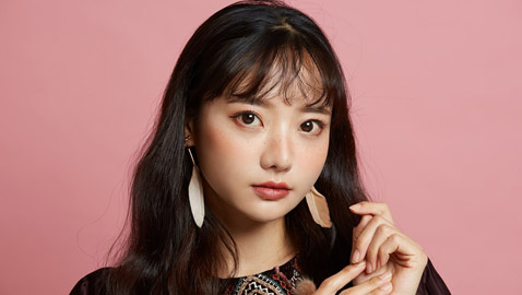 جورجينا رودريغيز تعتمدها.. تعرفي إلى التقنية اليابانية في تطبيق أحمر الخدود