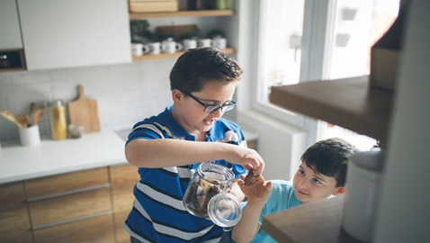 4 أسباب لسرقة الأطفال.. يمكن معالجتها بسهولة