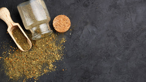 الزعتر.. رفيق الطهاة لأشهى المأكولات