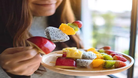 احذروا.. ممنوع تناول الفاكهة صباحا في هذه الحالات!