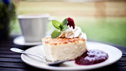 تعرفي على مكونات 6 كعكات جبن من جميع أنحاء العالم