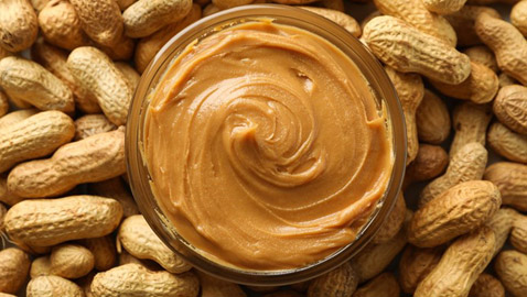 طريقة سهلة لصنع زبدة الفول السوداني في منزلك