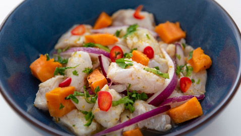 سيفيتشي السمك مع البطاطا الحلوة والزنجبيل.. طبق صحي ولذيذ