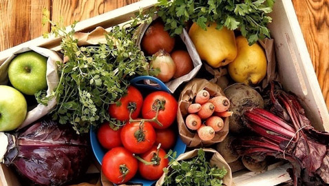 10 أطعمة مقاومة للسرطان يجب إضافتها إلى نظامك الغذائي