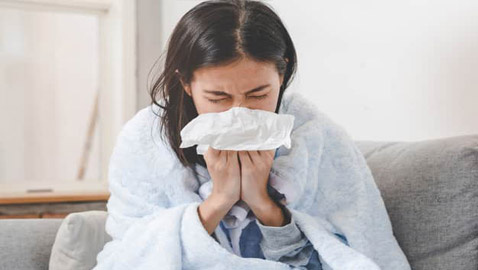 في فصل الربيع.. كيف نفرق بين الحساسية والإنفلونزا وكورونا؟