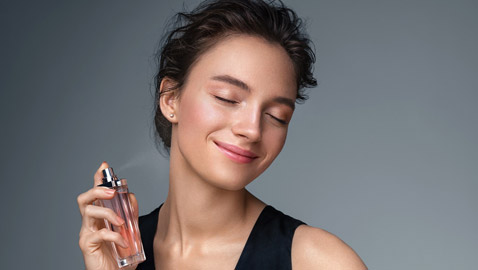 أفضل عطور الورود.. لإطلالة أنثوية ساحرة