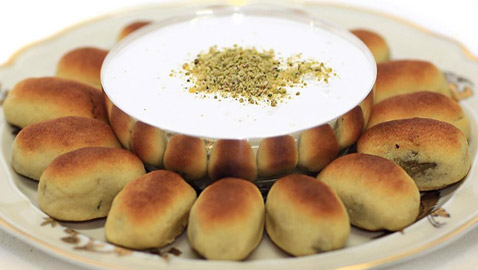 لا يمكن تناول المعمول والكرابيج بدونه.. طريقة عمل الناطف السوري بالمنزل