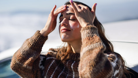 نصائح لإتقان روتين العناية بالبشرة.. أثناء السفر