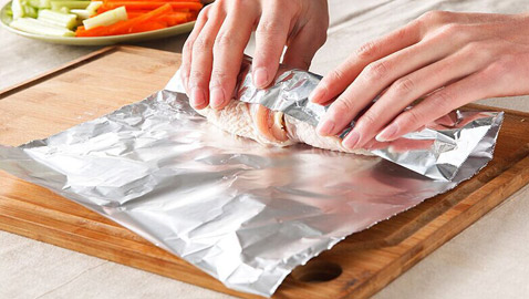 تُسمم الطعام! لا تستخدموا أوراق الألومنيوم بالمطبخ، إليكم 6 بدائل صحية
